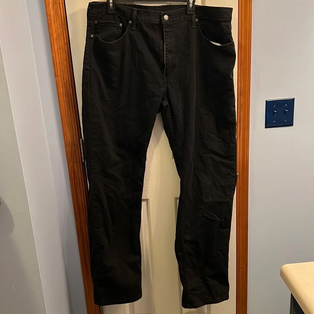 Black Levi’s 559 size 40x 36
